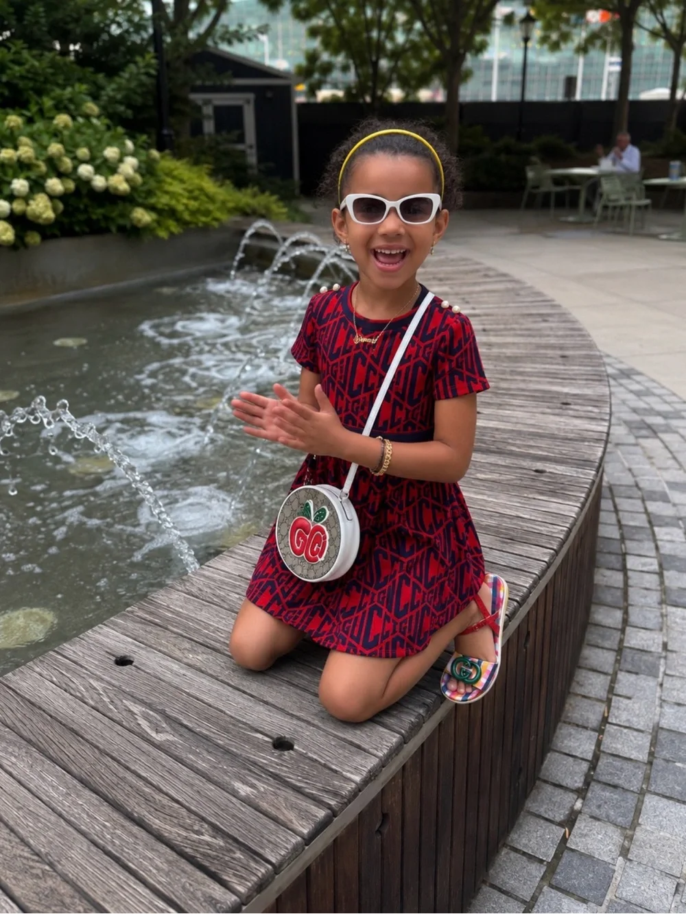 Gucci Red and Black Logo-Print Short Sleeve Kids Dress size 8